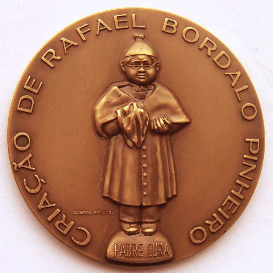 Medalha de Bronze Padre Cura de Bordalo Pinheiro por CABRAL ANTUNES