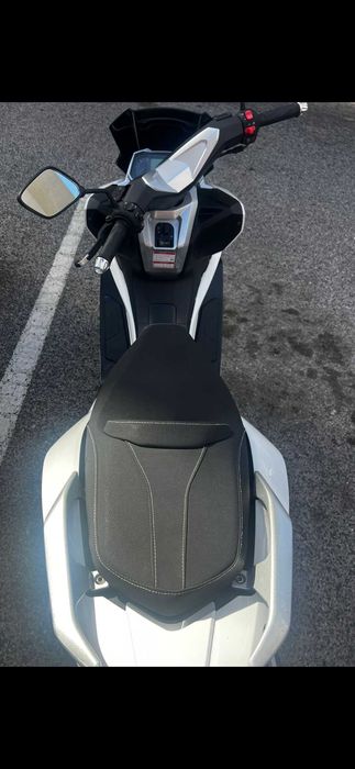 Moto 125 acelera