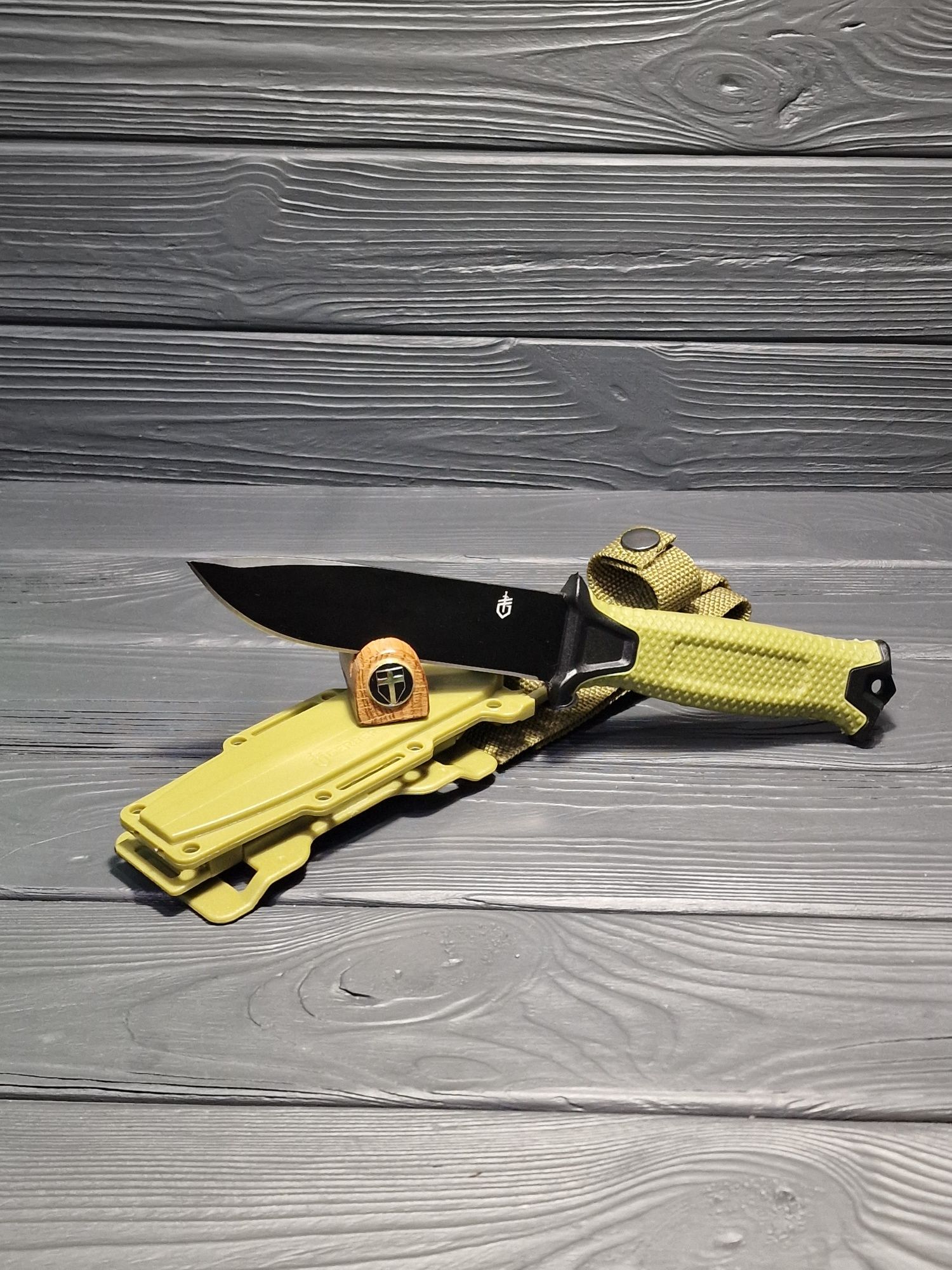 Тактический армейский нож Gerber StrongArm/олива/с гравировкой.
