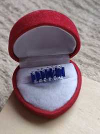 Granatowy pierścionek z koralików niebieski pierścionek na żyłce