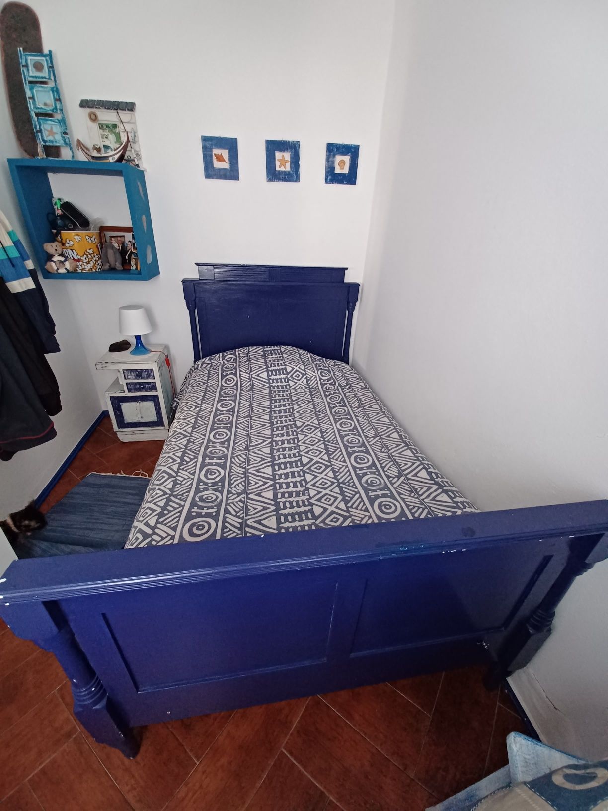 Cama corpo e meio azul