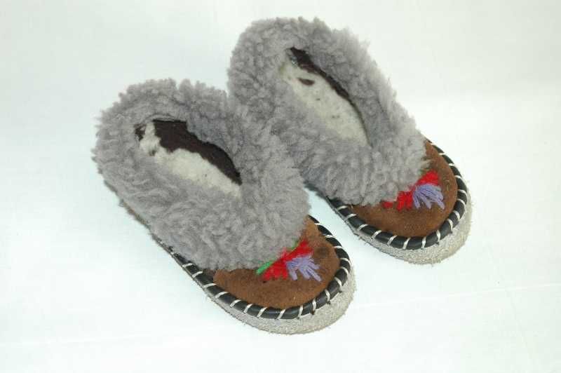 Pantofle kapcie kożuszki r. 26 - wkładka 16 cm