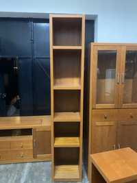 Conjunto de móveis de madeira