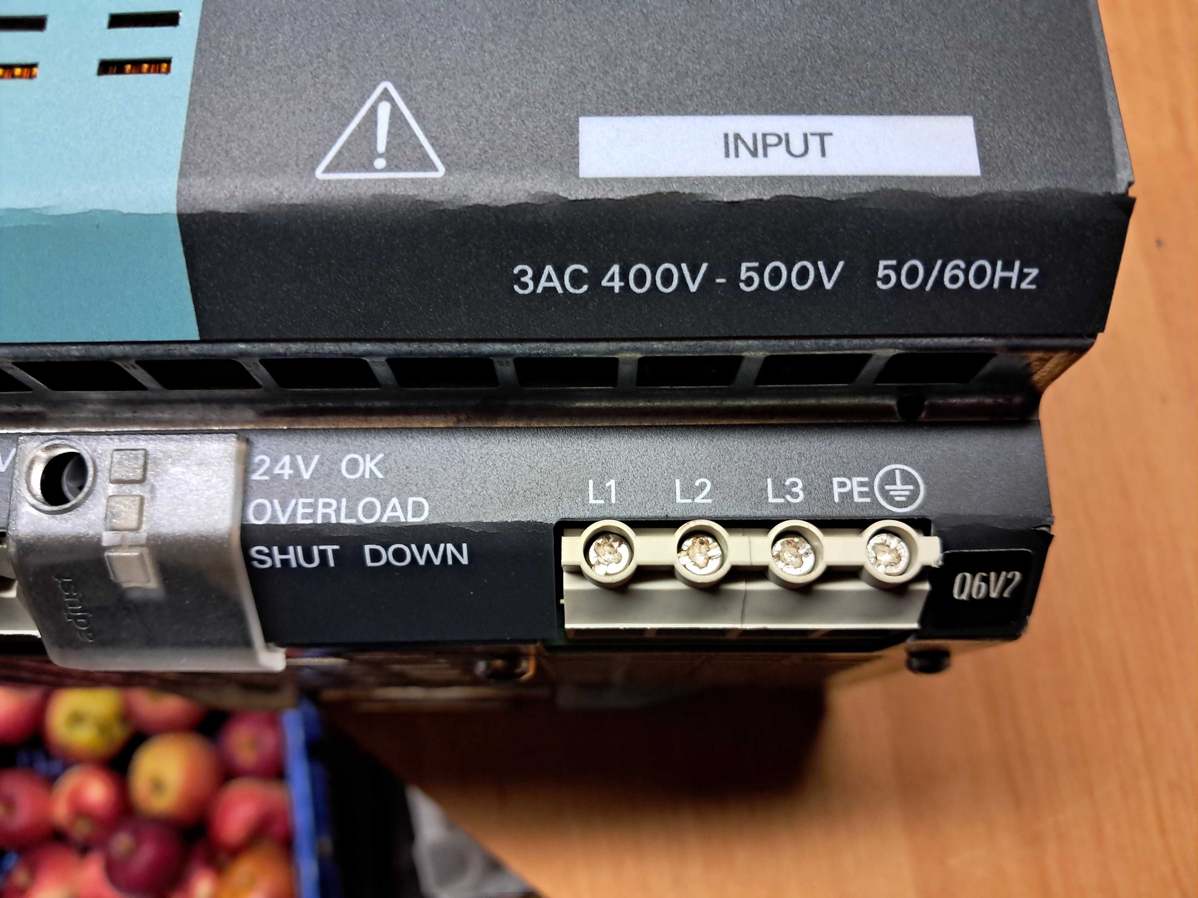 zasilacz  sieciowy  firmy  Siemens   typ SITOP