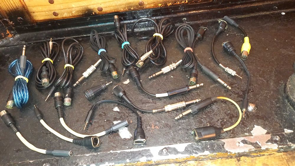 Кабеля-переходники ТОЧКА-ТИРЕ,5Din-RCA/Jack,HDMi,XLR,PS/2,WGA,USB