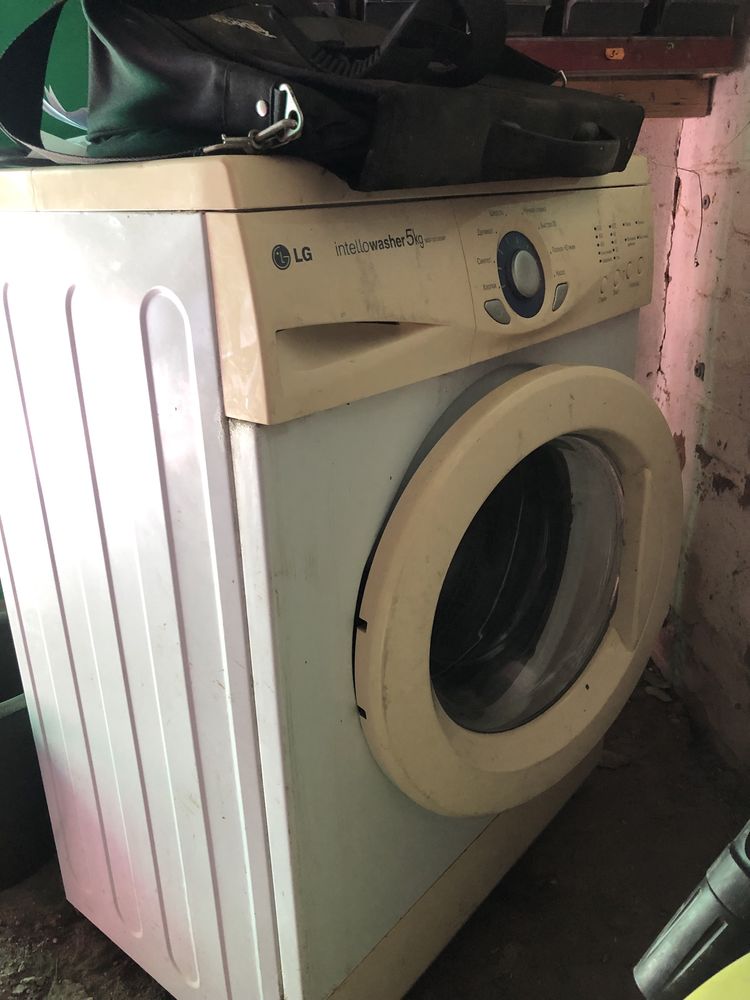 Продам пральну машину (стиральную машинку) LG