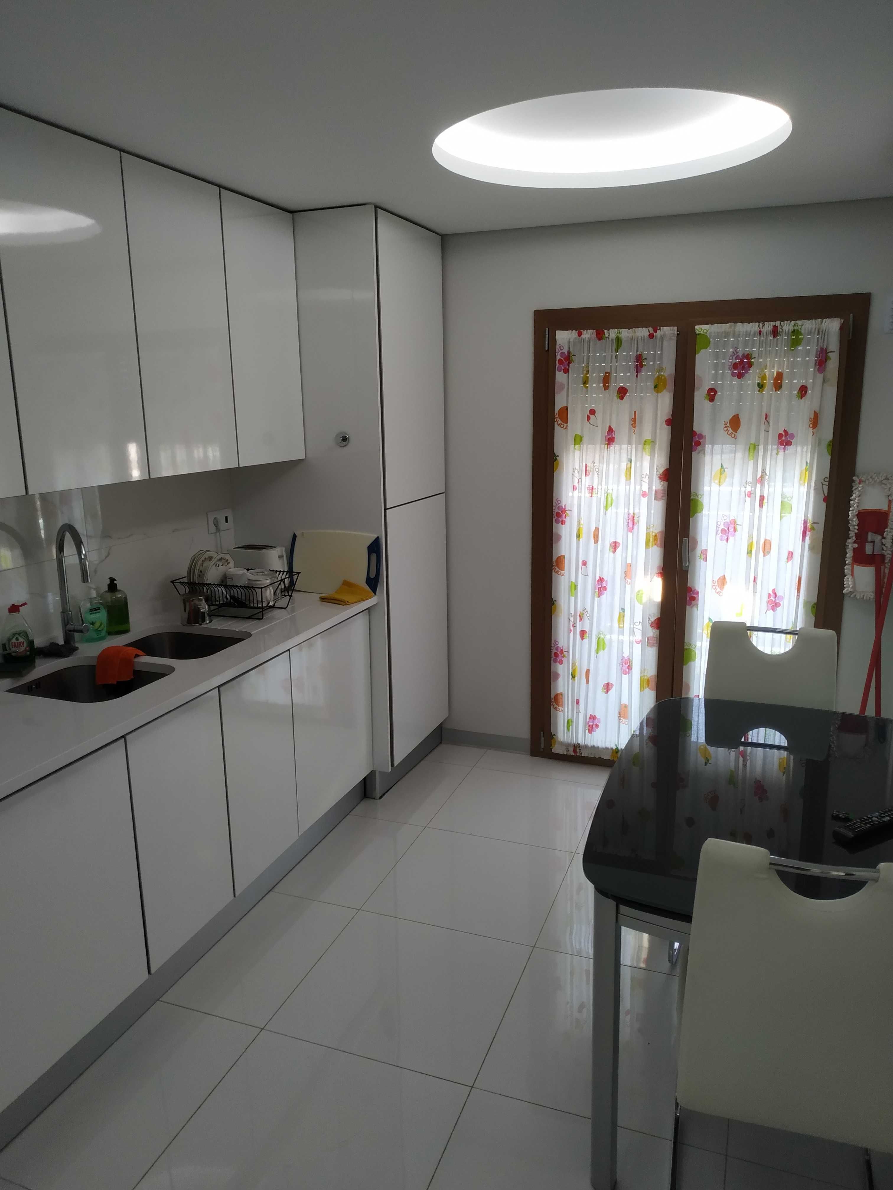 Apartamento T3 novo na Malvarosa com vista rio
