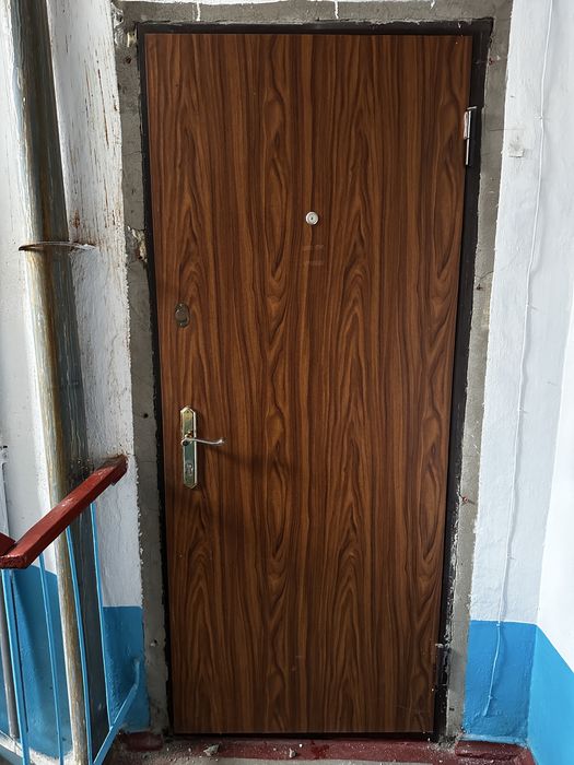 Продам вхідні двері