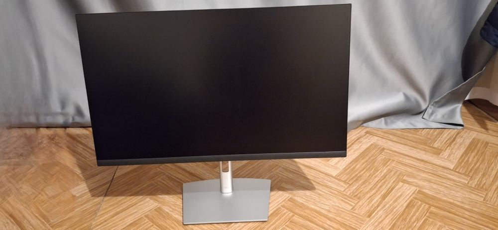 Продам монітор Dell P2722H