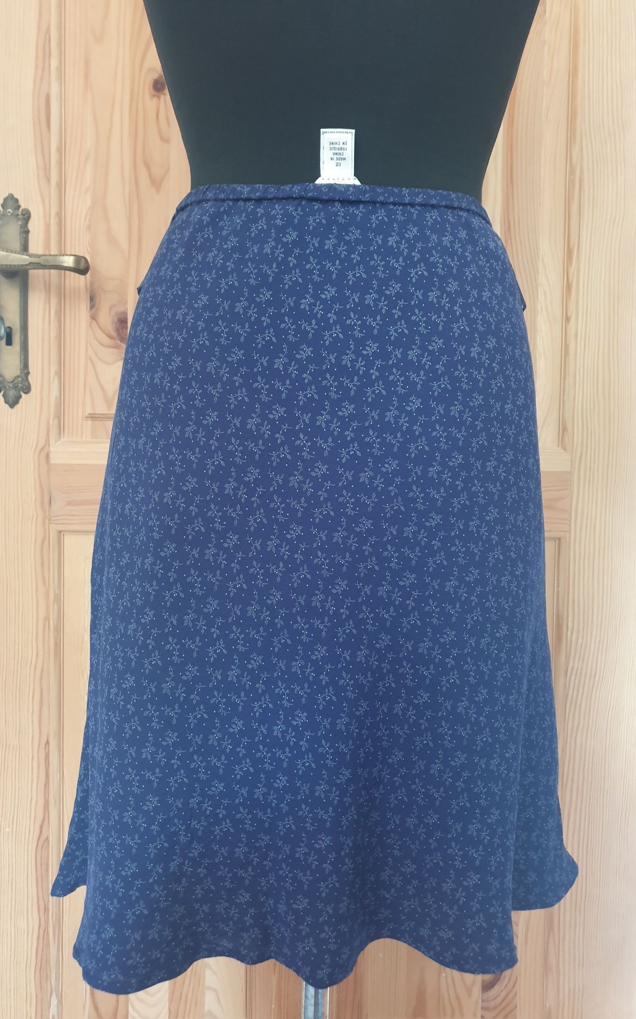 Talbots 38 40 jedwabna spödnica