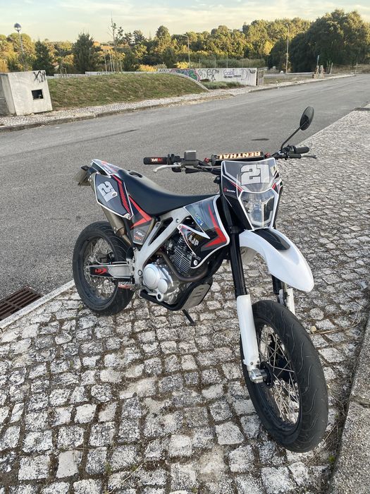 Ajp pr3 supermotard