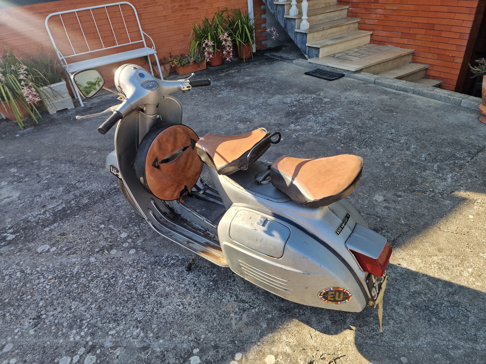 Vespa 150 sprint v