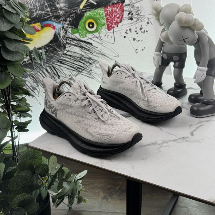 Кросівки Hoka Clifton 9 38.5 розмір E1097