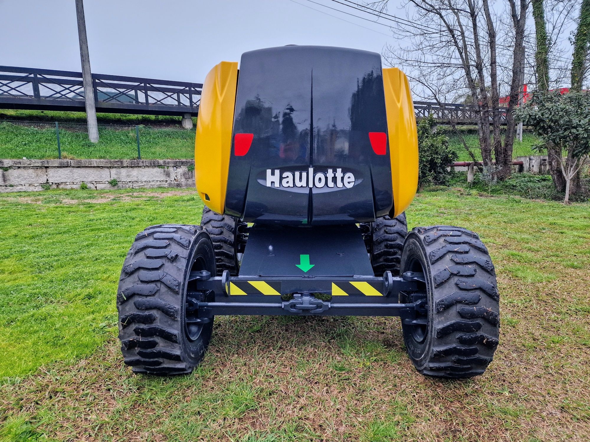 Plataforma elevatória haulotte 18 m