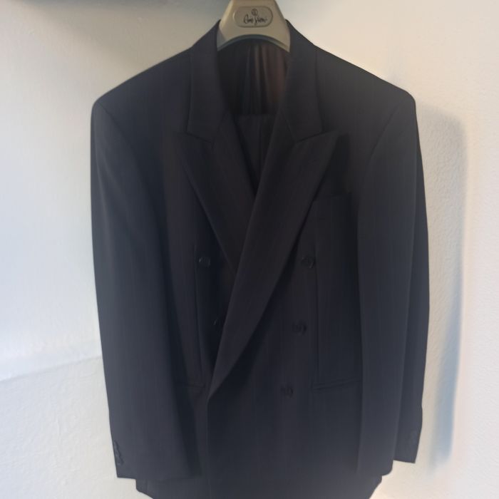 Vendo fato de cerimônia