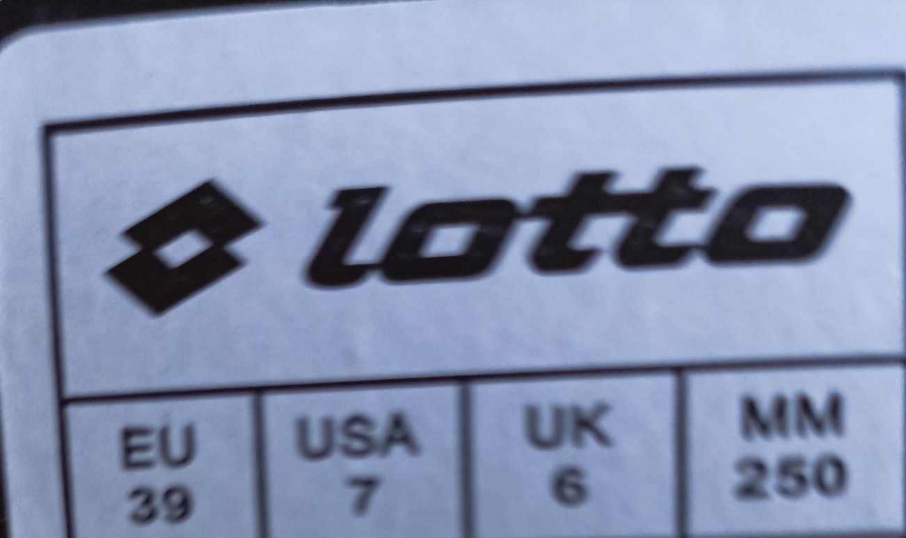 Chuteiras de futebol (Lotto)