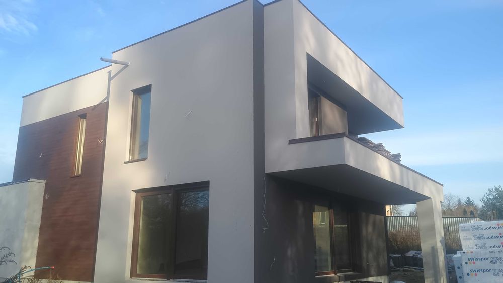 Elewacje, docieplenia budynków, remonty.