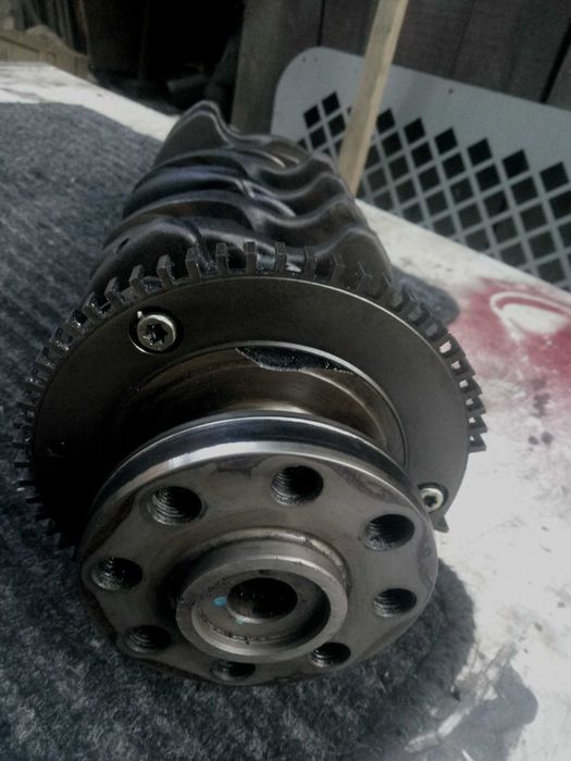 коленвал шатуни поршня 1.7 ,2.0 дизель Opel ,Vectra,Astra Combo Zafira