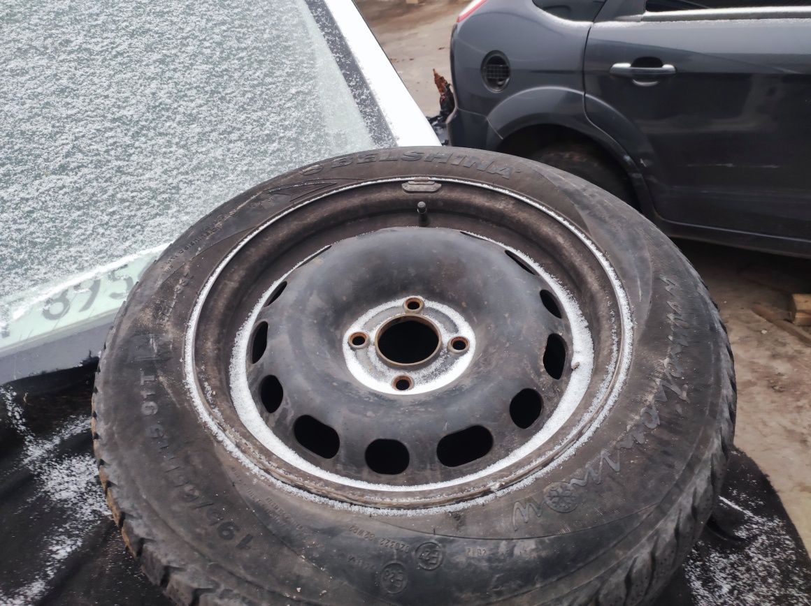 Колеса в зборі 4 108 r15 стояли на  Peugeot partner