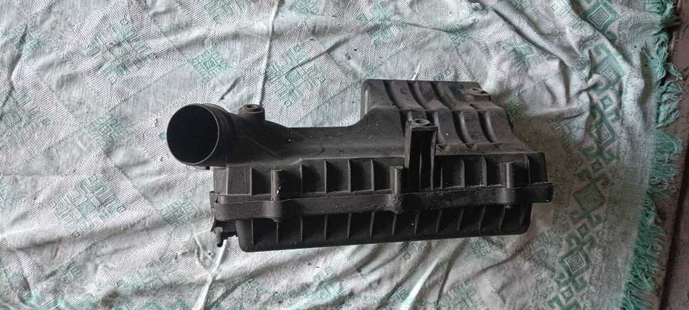 Впускний колектор до Volkswagen Polo седан