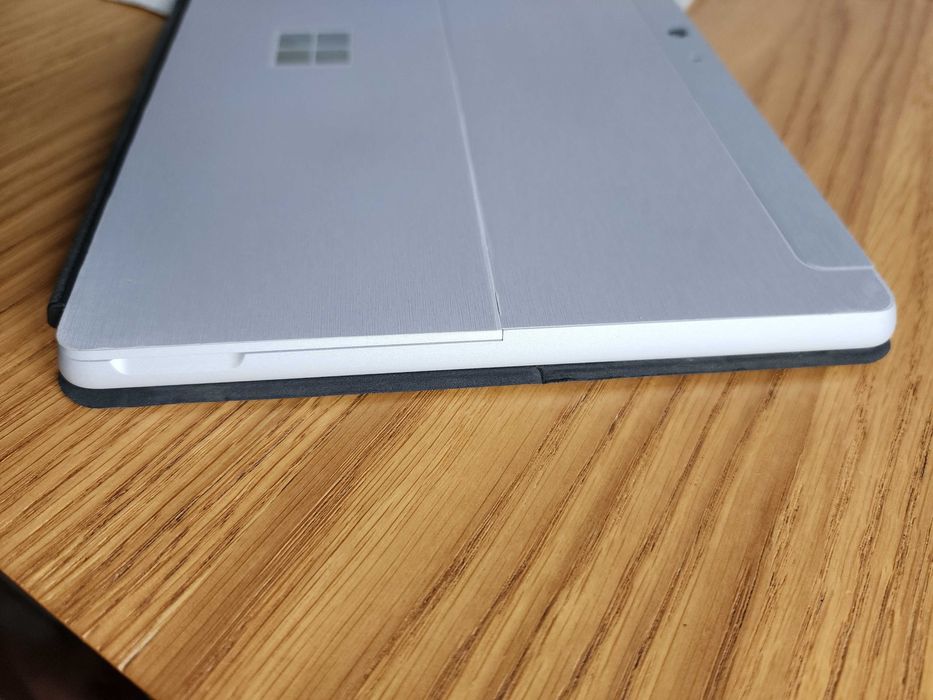 Microsoft Surface Go 1824 \ 10.1" \ Full HD \ smart cover