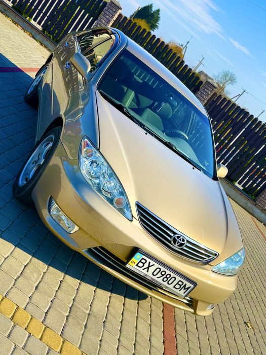 Продам автомобіль TOYOTA CAMRI 2.4 бензин автомат