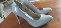 Buty na obcasie r37 czułenka beż