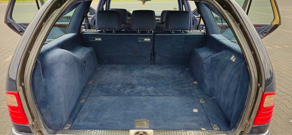 Mercedes E200 * klasyk * benzyna * automat