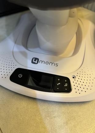 Заколисуючий центр 4moms