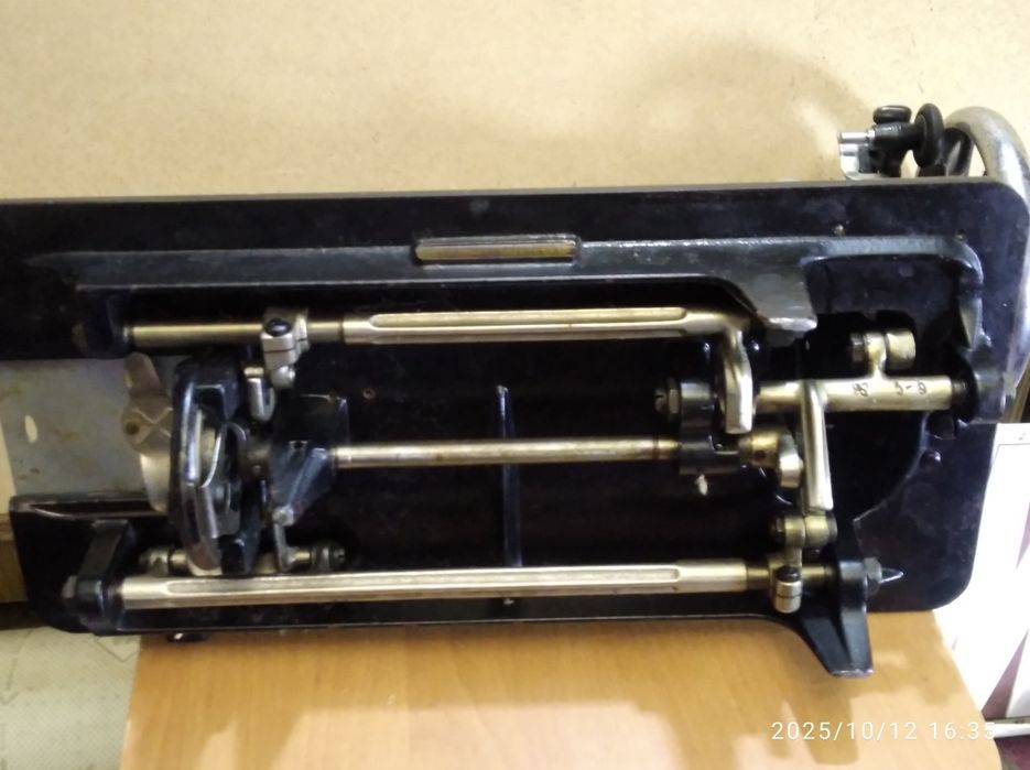 Ручная швейная машина прототип подолки