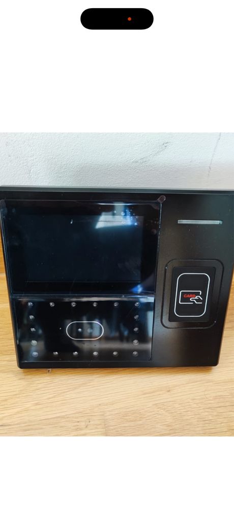 Relógio de Ponto por Reconhecimento Facial e biometrico