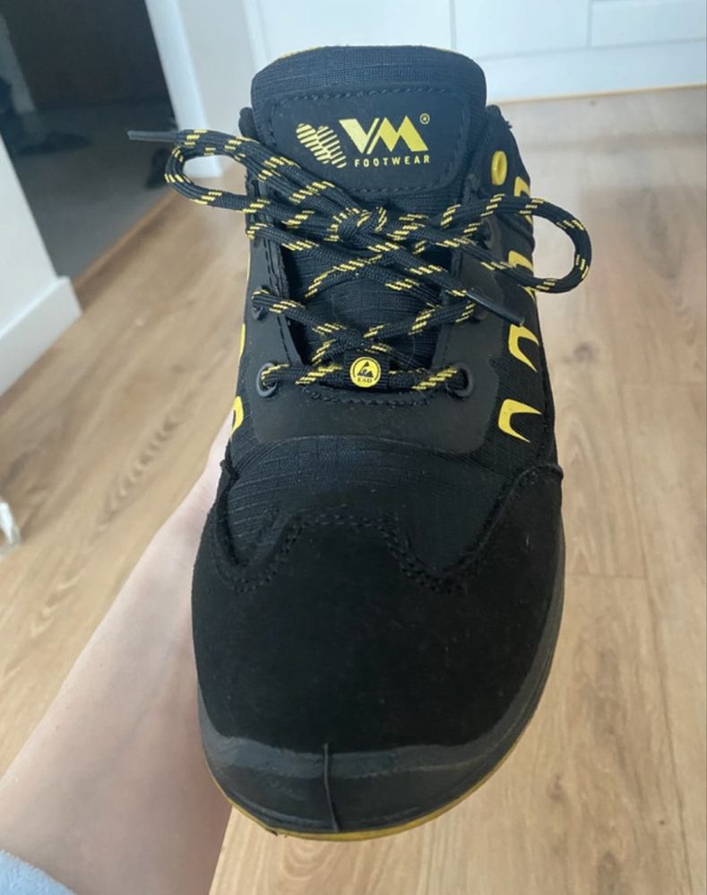 Buty бути взуття обувь obuwie nowe 41 rozmiar męskie ma metal w nosku