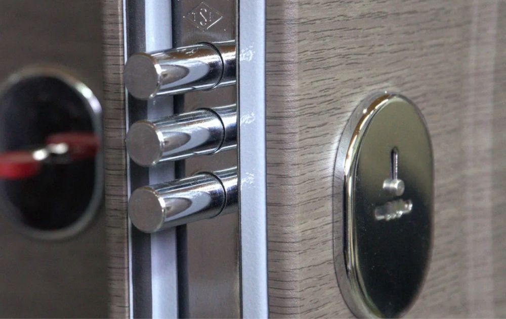 Ремонт, заміна замків та серцевин