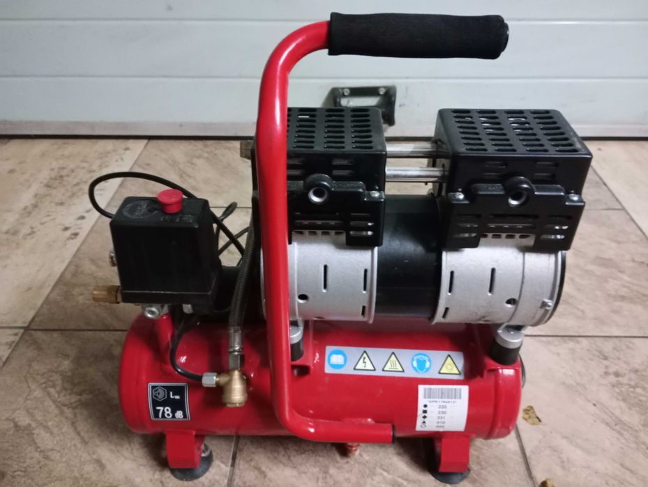 Kompresor Einhell TE-AC 6 Silent 8 BAR