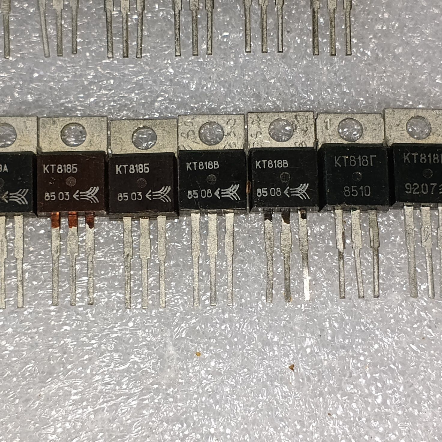Транзистор КТ818 КТ819