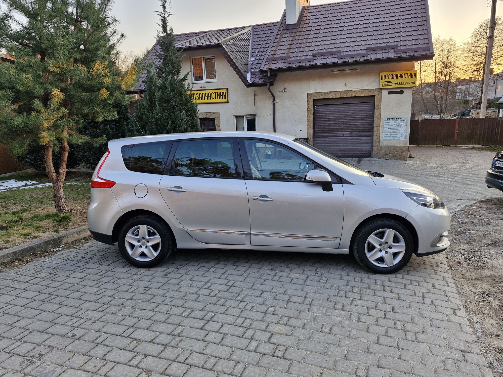 Продам Renault Grand Scenic