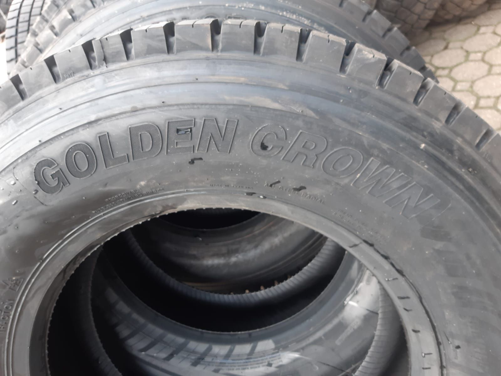 Komplet Nowe 315/70R22.5 Golden Crown