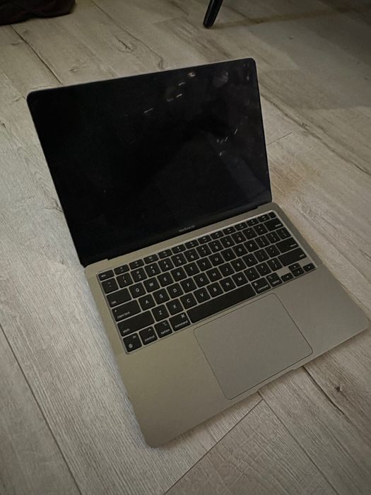 MacBook Air M1 2020 uszkodzona matryca