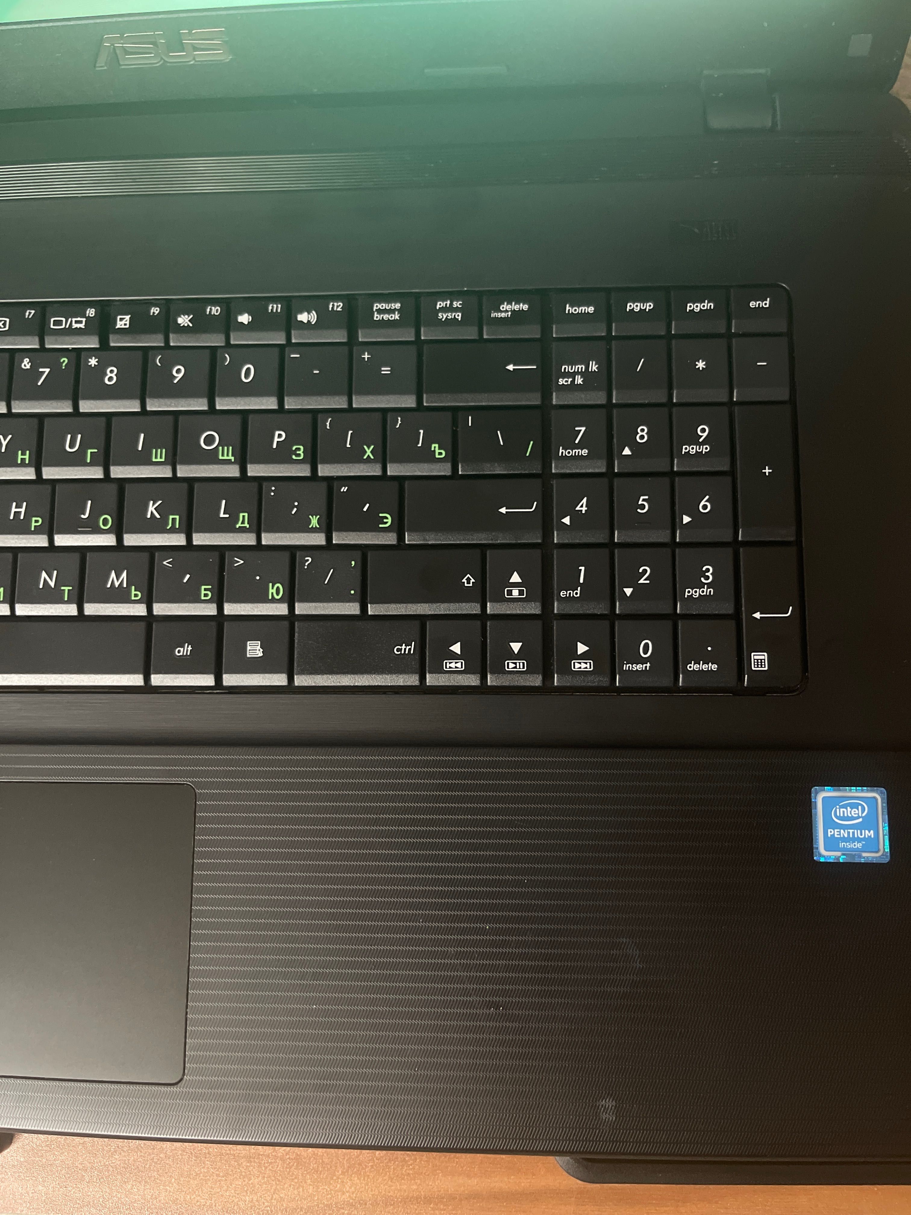 Ноутбук Asus X75A, діагональ 17,3''