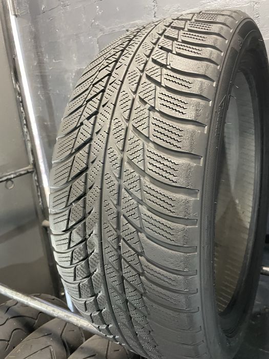 1шт Run Flat 225/45 R18 Bridgestone Blizzak LM001