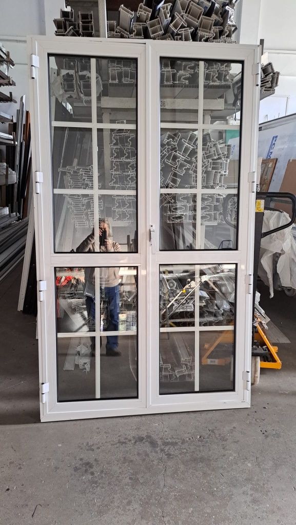Portas diversas em PVC e Aluminio