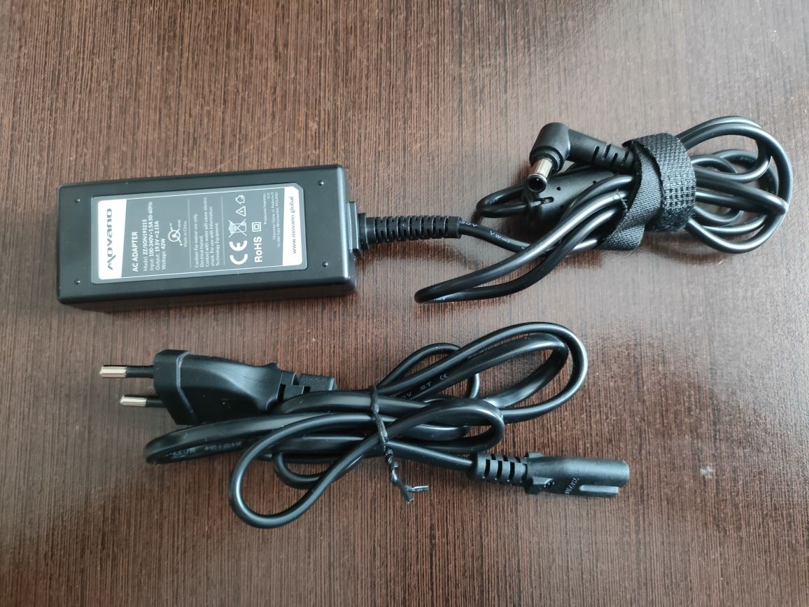 Adapter jest uniwersalny i nowy.