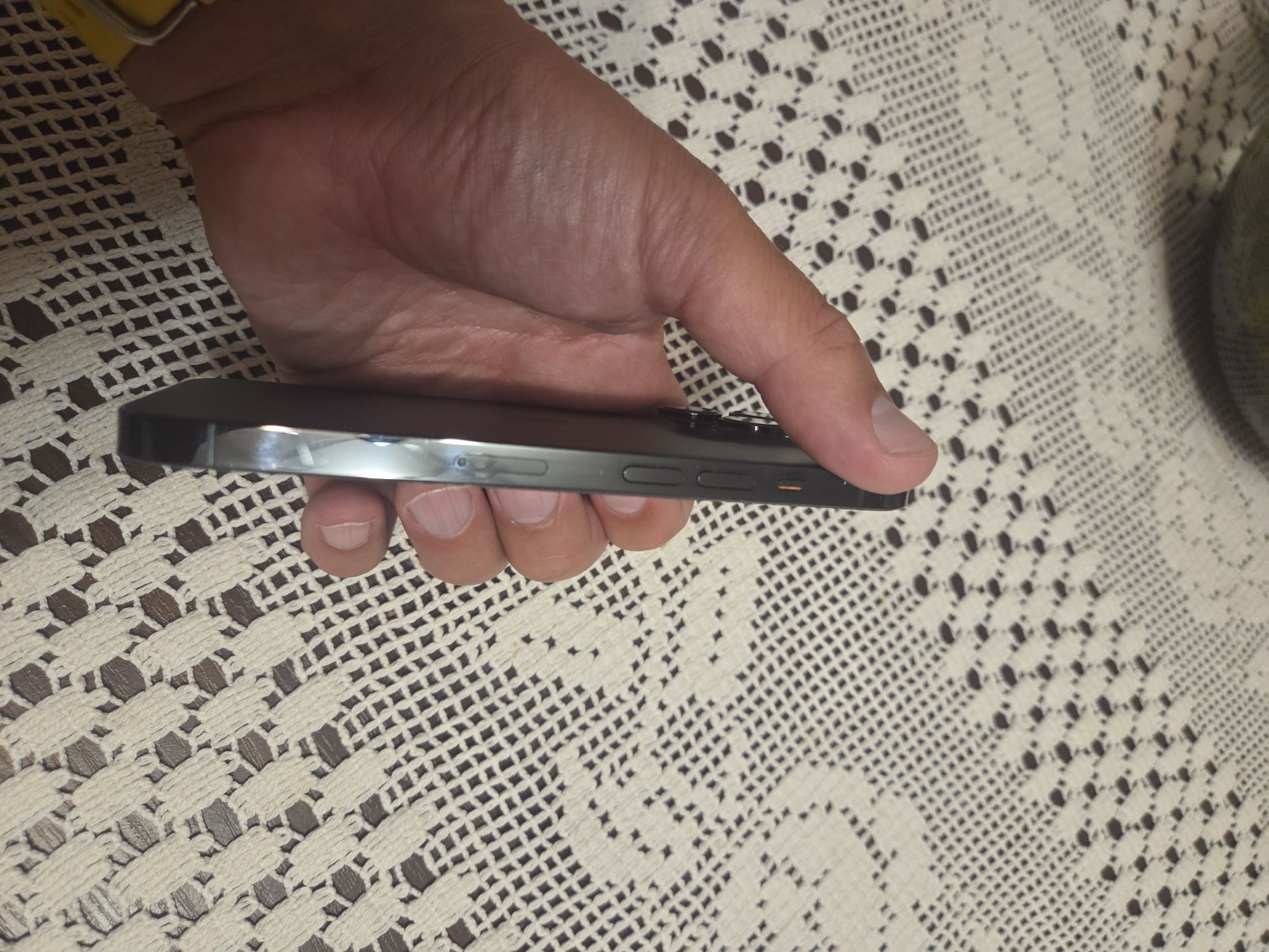 Продам iPhone 14 Pro 1TB