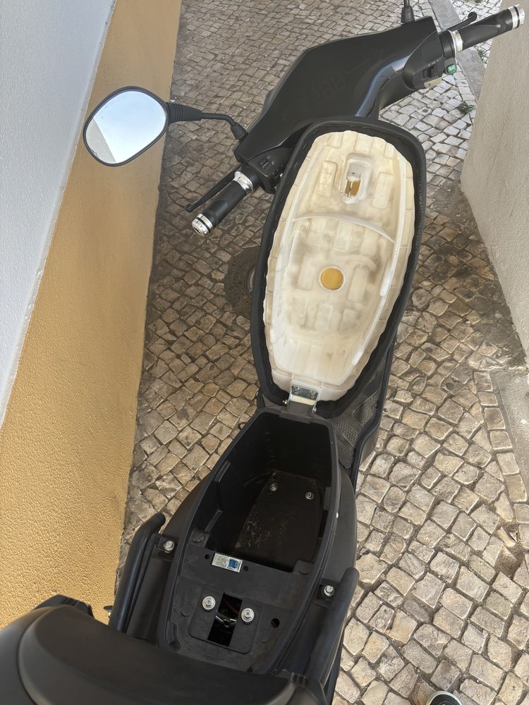 scooter elétrica
