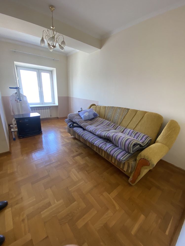 Продаж 5-ти кімнатної квартири по вул Куликівська