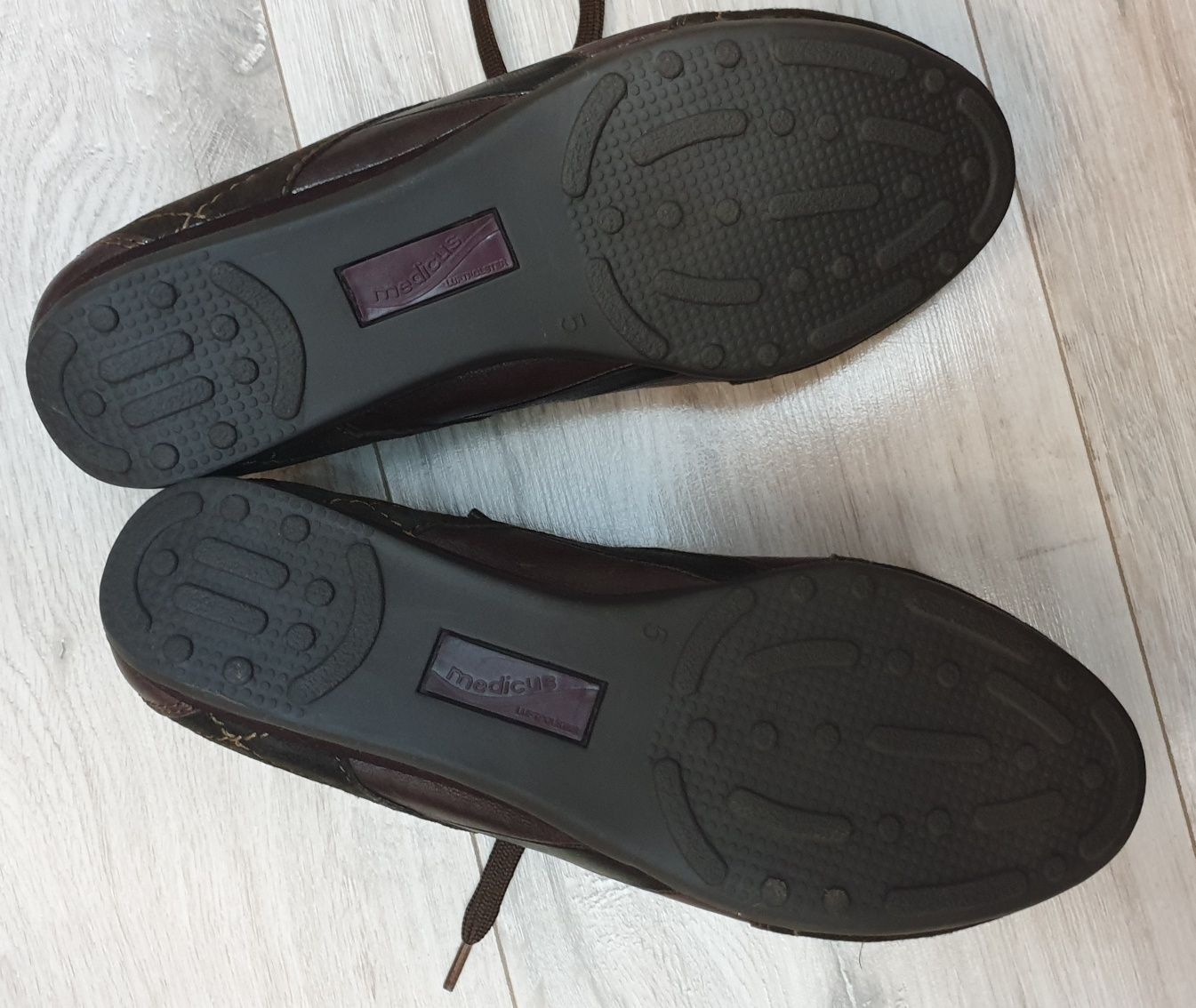 Buty Medicus brązowe całe skórzane 38 37,5