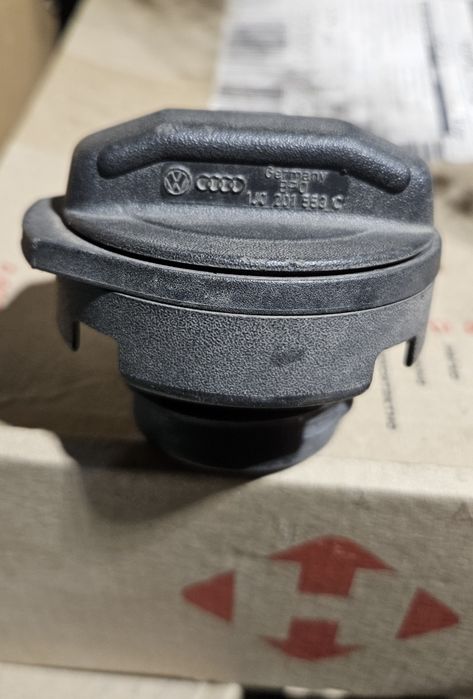 Кришка паливного бака бу VAG  1J0201553C / 1J0 201 553 C