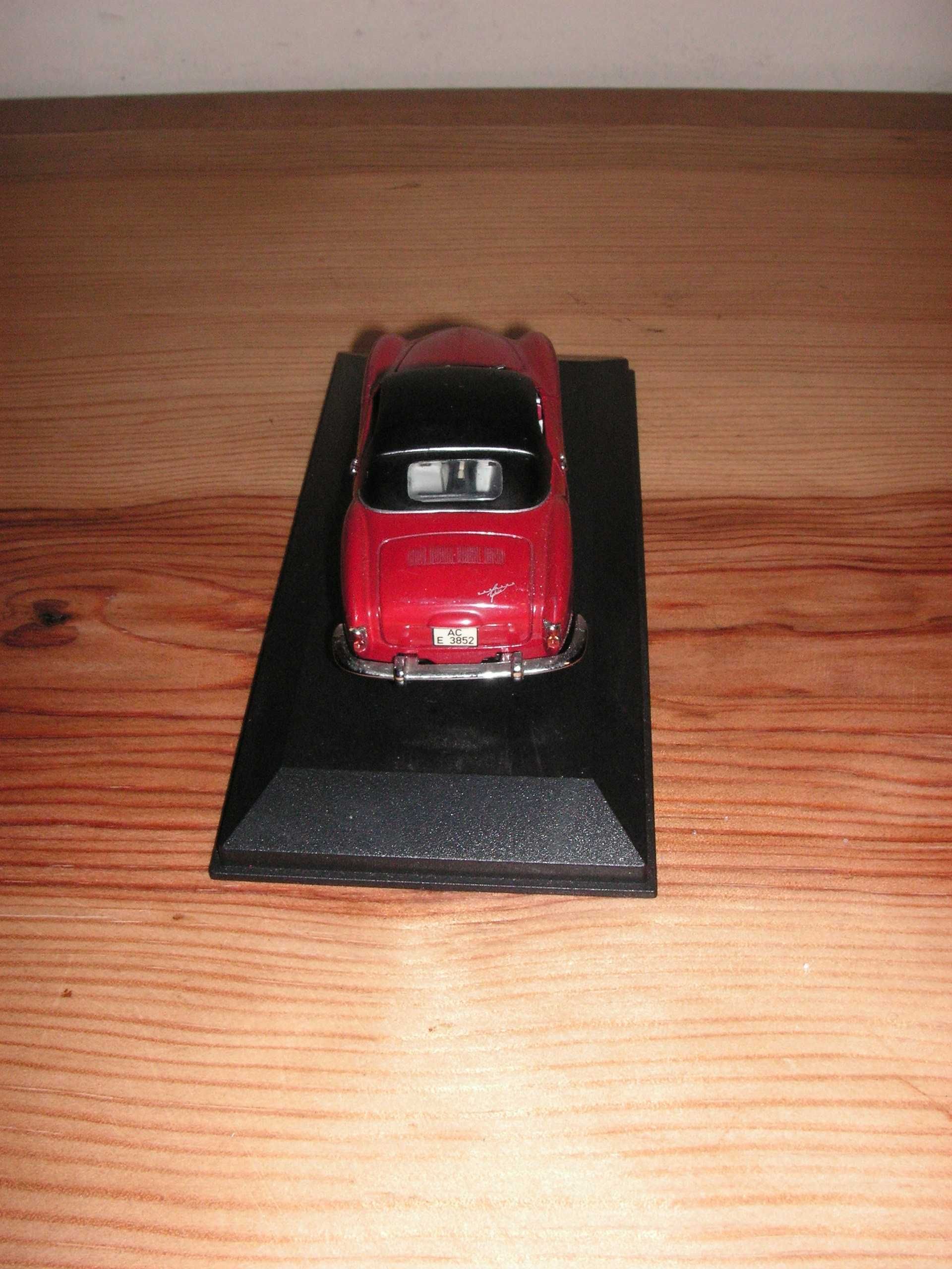 Miniatura Karmann Ghia Cabriolet 1200 Escala 1:43 - MiniChamps