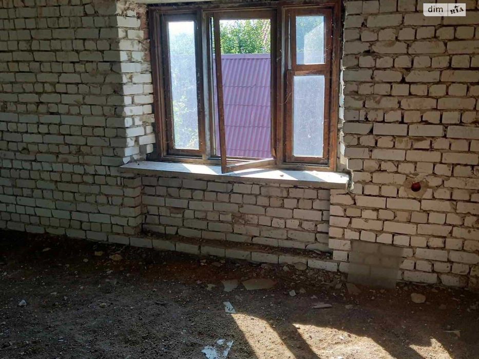 Просторий 3-х поверховий будинок для всієї родини