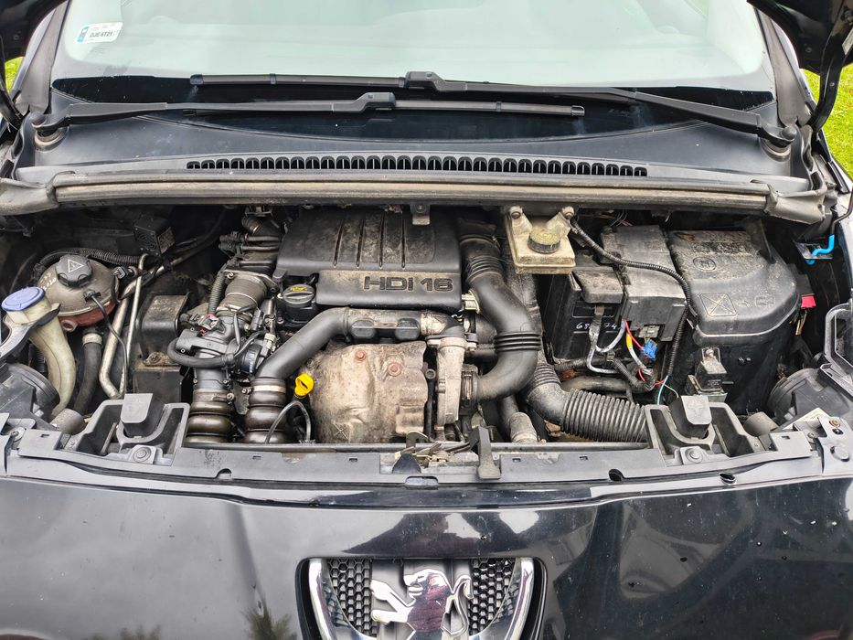 Peugeot 5008, diesel 1560 cm3, skórzana tapicerka, grzane fotele